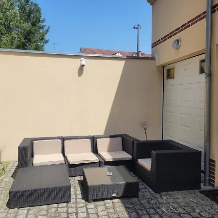 Apartament Chaleureux Beauvais-centre, Gare Et Proche Aeroport *